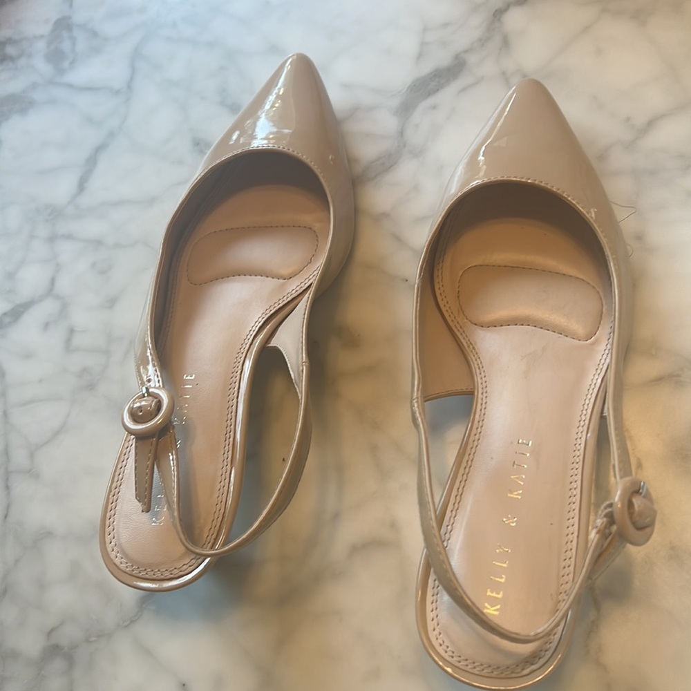 Tan, patent faux leather pumps with 1” kitten heel. Worn once. In box size 7. - Picture 7 of 8